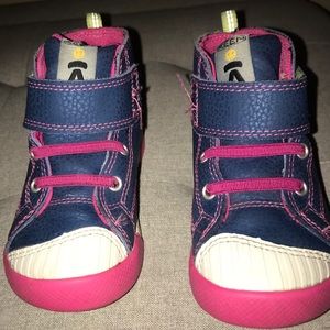 Keen Sneaker in Blue and People Pink